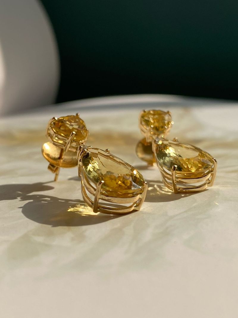 Brinco Berilo e Diamante Ouro Amarelo.