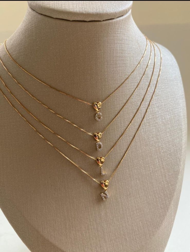 Colar Letras Diamante Ouro Amarelo.