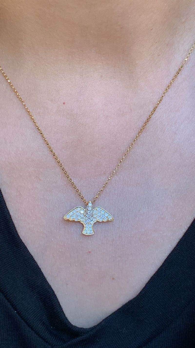 Colar Divino Espírito Santo Pavê Diamante Ouro Amarelo.