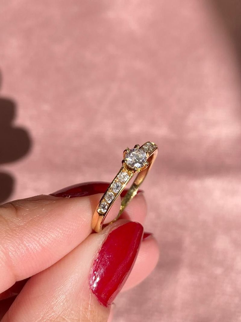 Anel Solitário Diamante Ouro Amarelo