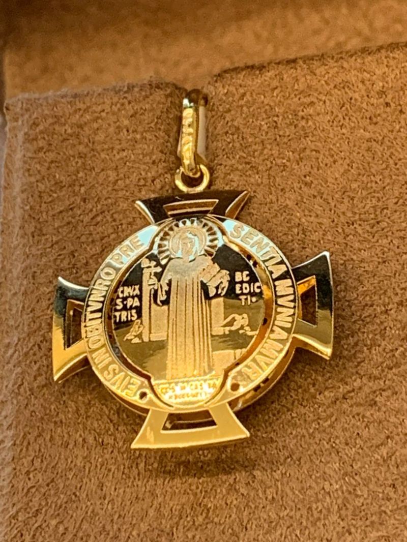 Pingente São Bento Ouro Amarelo