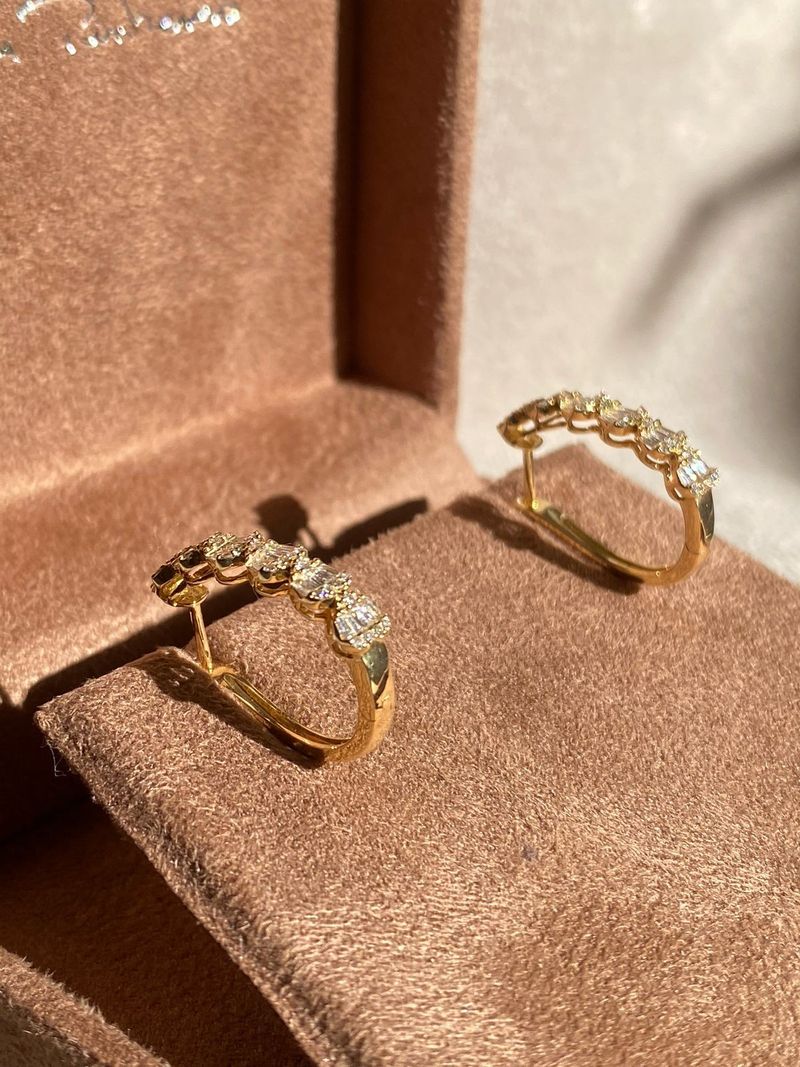 Brinco Meia Argola Diamante Ouro Amarelo