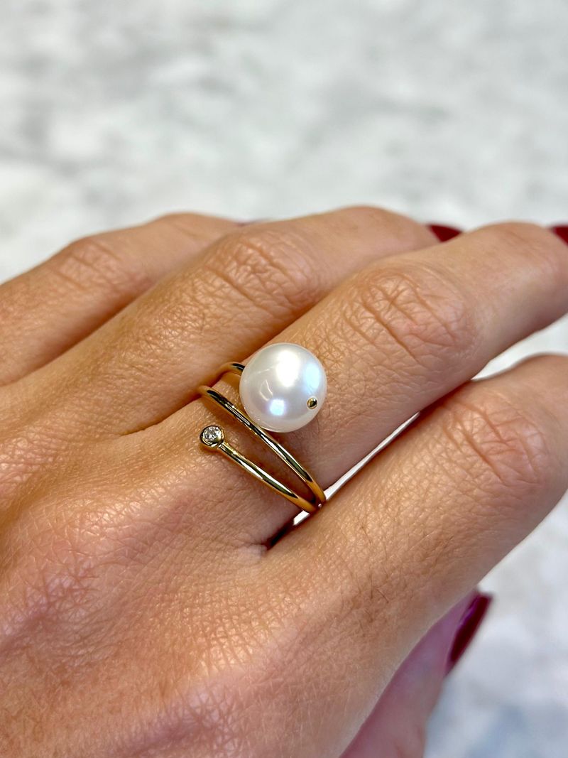 Anel Aro Triplo Pérola e Diamante Ouro Amarelo
