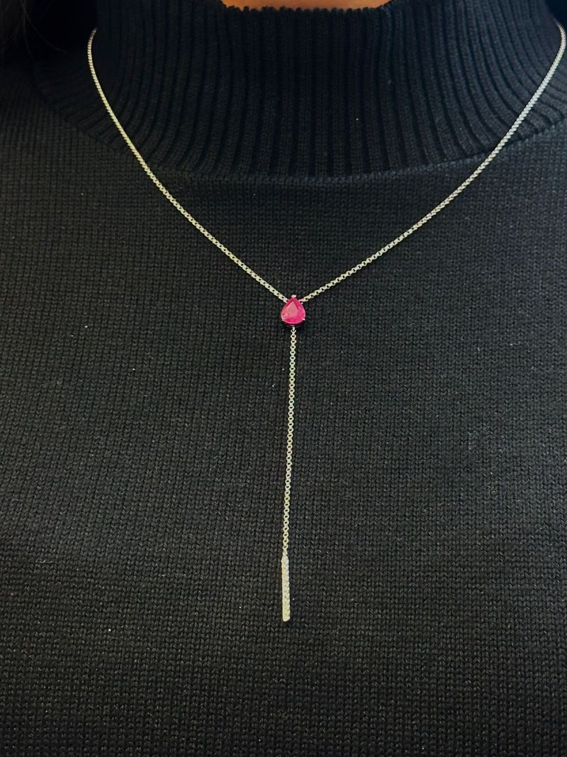 Colar Gravatinha Rubi  e Diamantes Ouro Branco