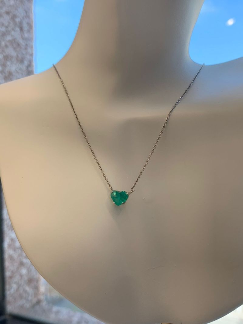 Colar Coração Esmeralda Ouro Branco