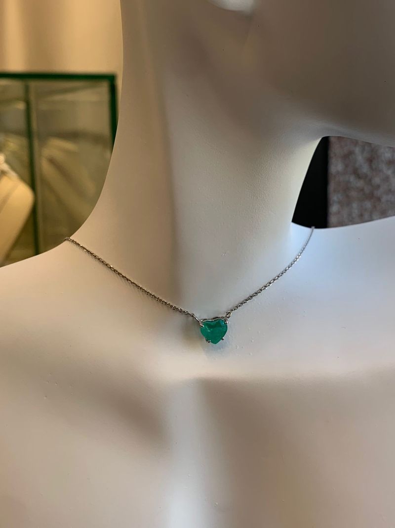 Colar Coração Esmeralda Ouro Branco