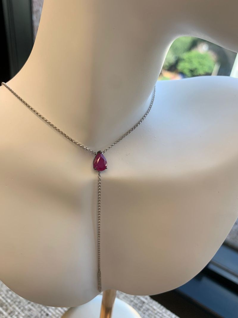 Colar Gravatinha Rubi  e Diamantes Ouro Branco