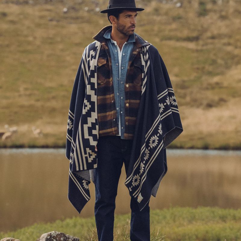 Poncho Mapuche