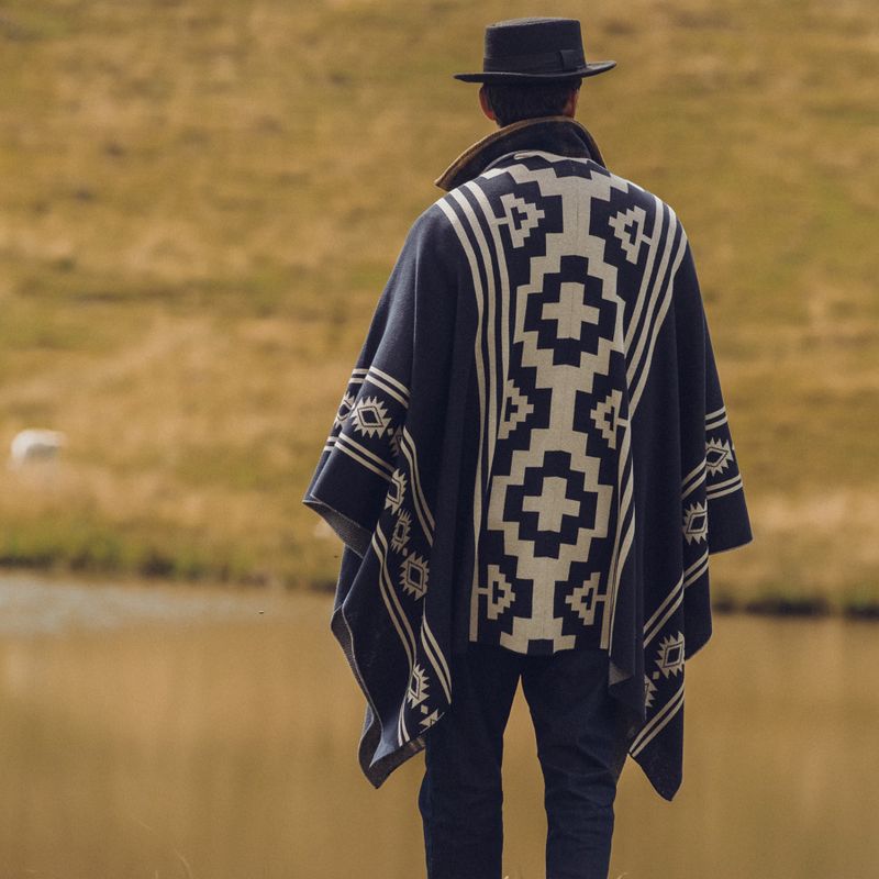 Poncho Mapuche