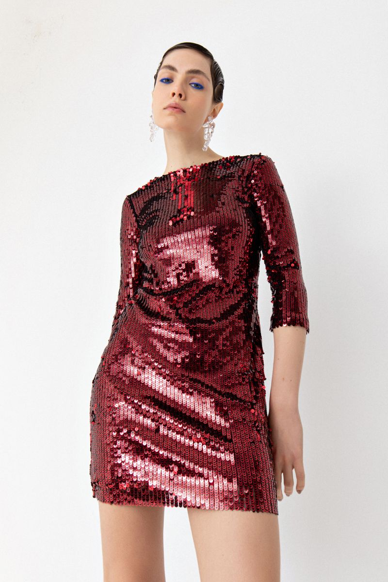 Vestido de paête curto 