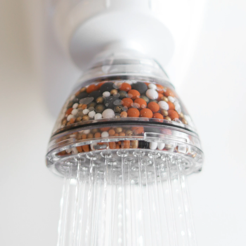 Um chuveiro elétrico que filtra água Pure Shower Electronic 
