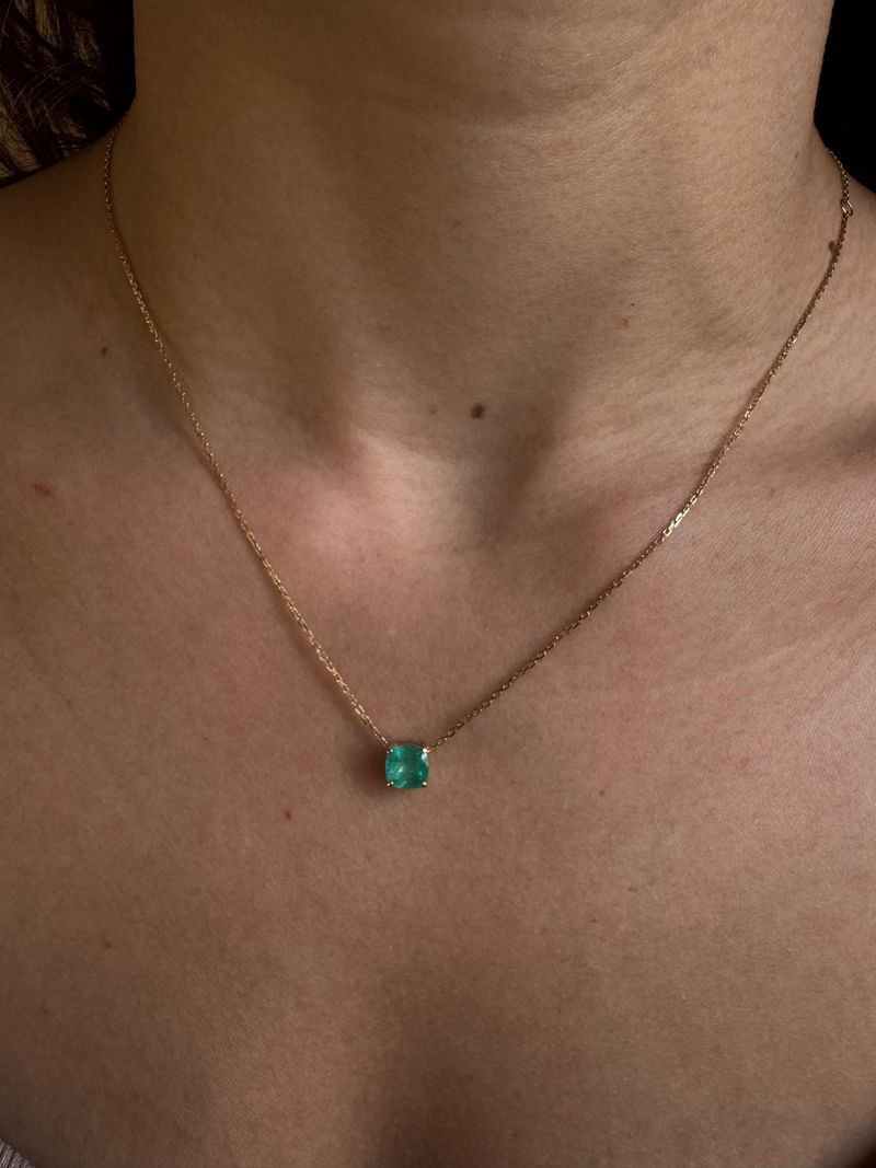 Colar Solitário Charm Esmeralda