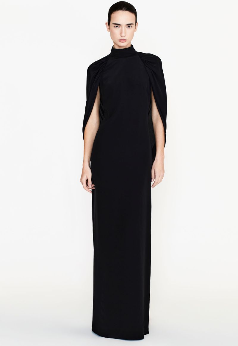 Vestido Longo com Gola e Capa