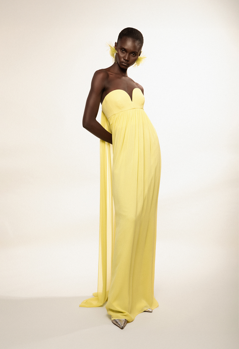 Vestido com Decote Coração