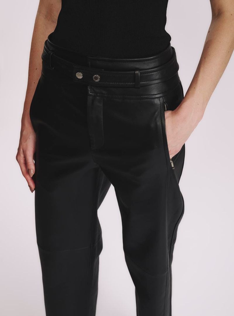 Calça Reta de Couro 
