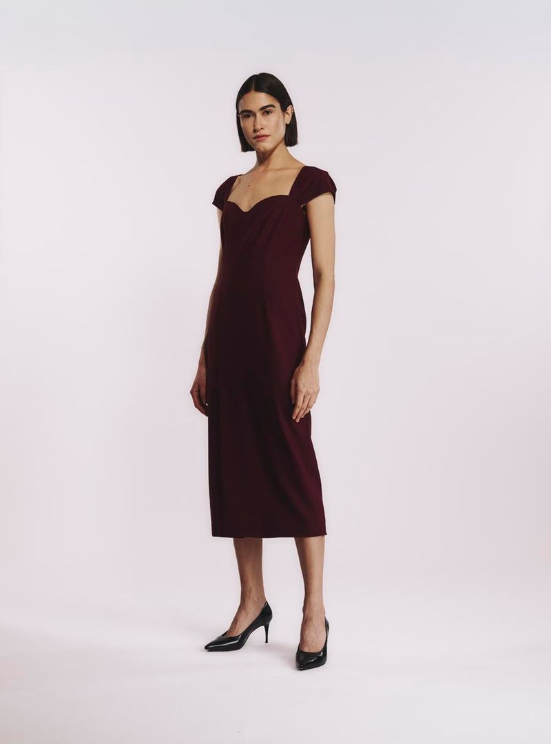 Vestido Midi com Decote Coração