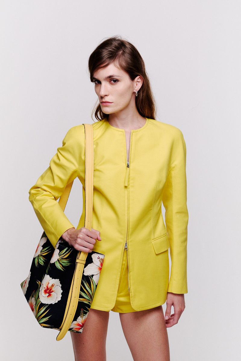 Veste Ajustada com Pences 