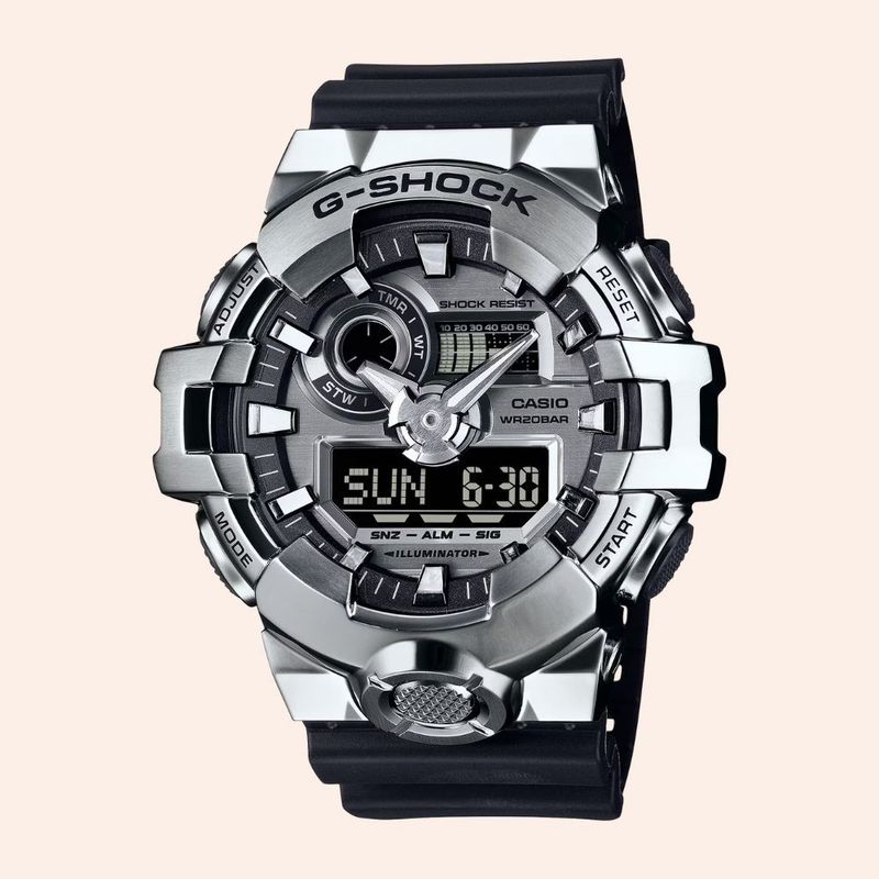 Relógio G-Shock Metal Covered Prata GM-700-1A