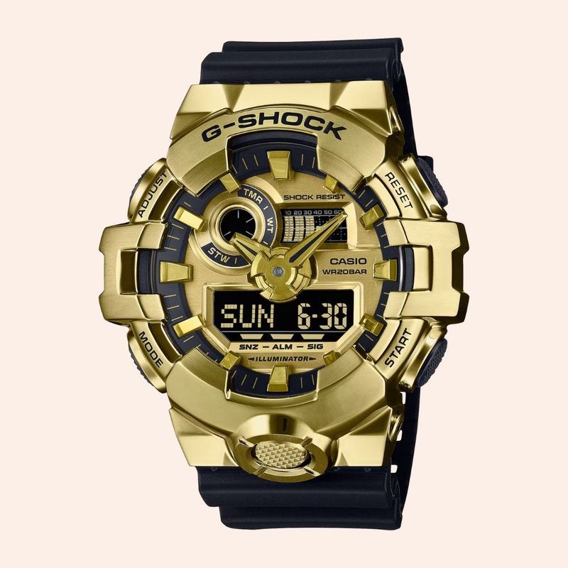 Relógio G-Shock Metal Covered DouradoGM-700G-9