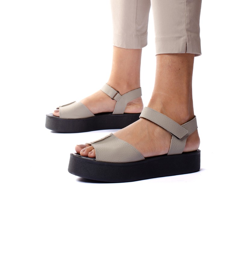 Sandália Flatform Betina Cinza