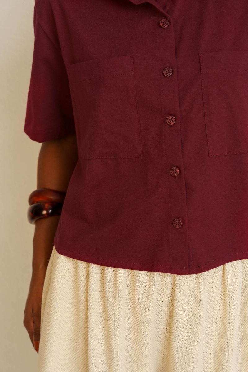 CAMISA CROPPED MANGA CURTA - BORDO
