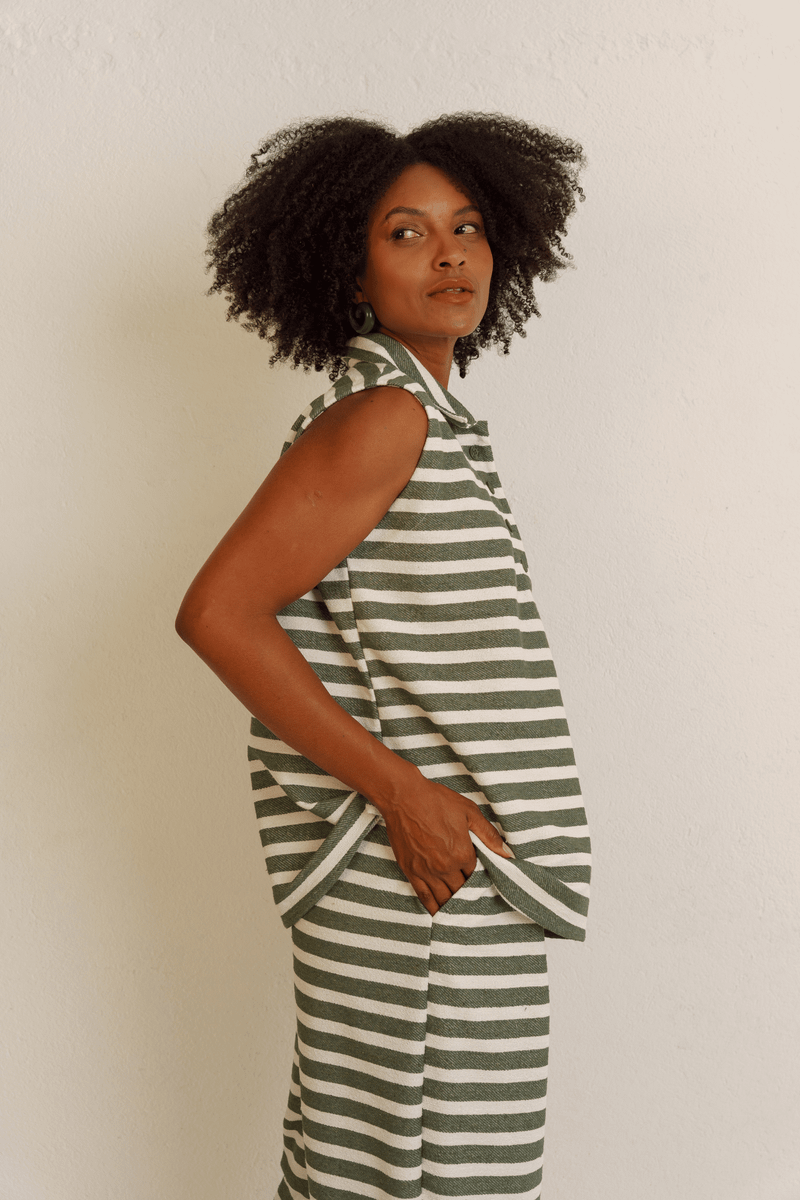 BLUSA POLO SEM MANGAS LISTRAS - VERDE