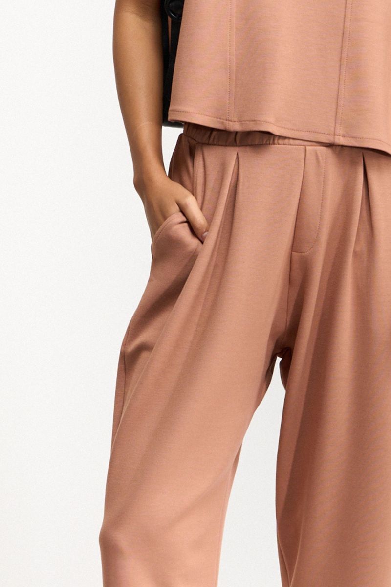 CALÇA CENOURA JIALI - MOCHA