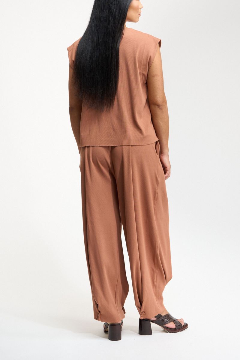 BLUSA MUSCLE QUADRADA - MOCHA
