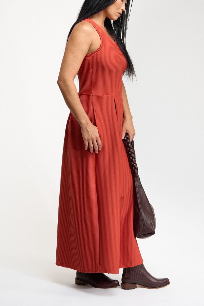 VESTIDO LONGO PREGAS TEXTURA - VERM. QUEIMADO