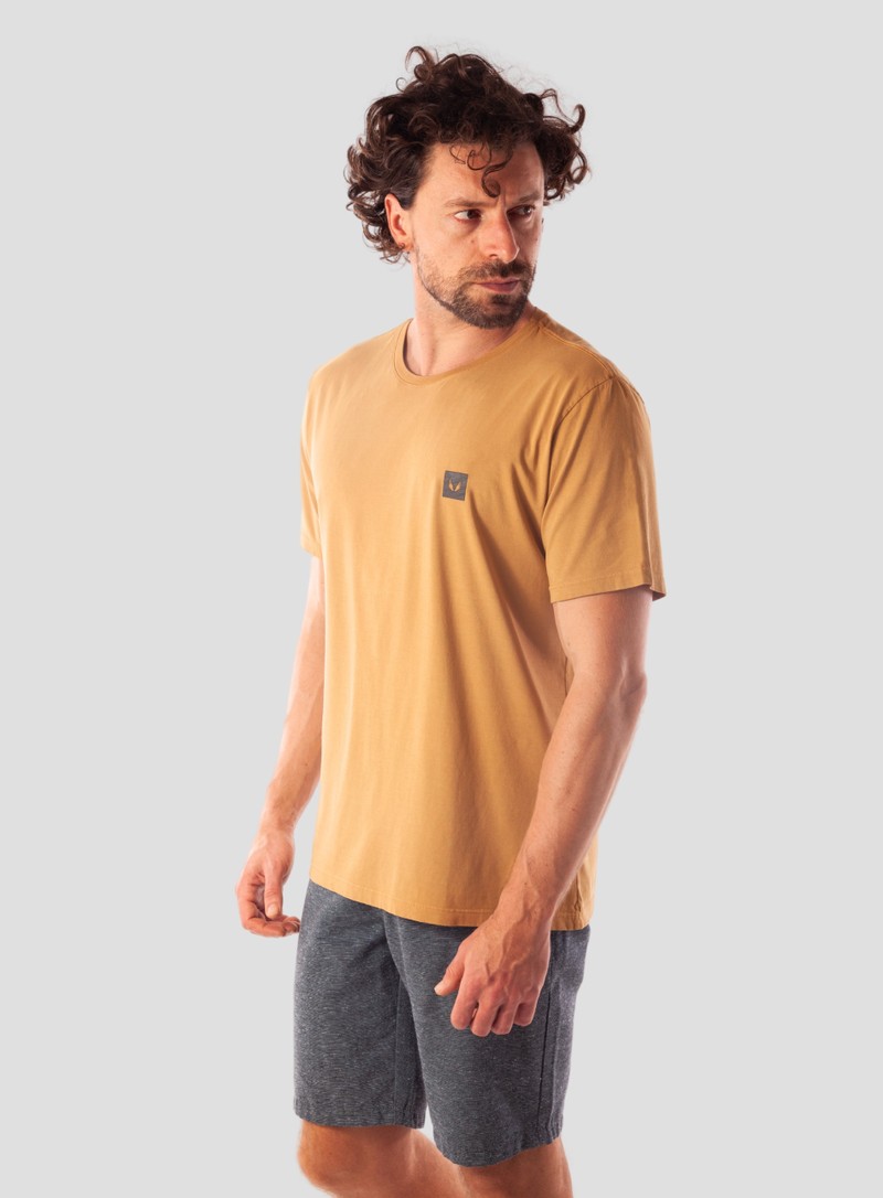 Foto do produto CAMISETA SQUARE WING