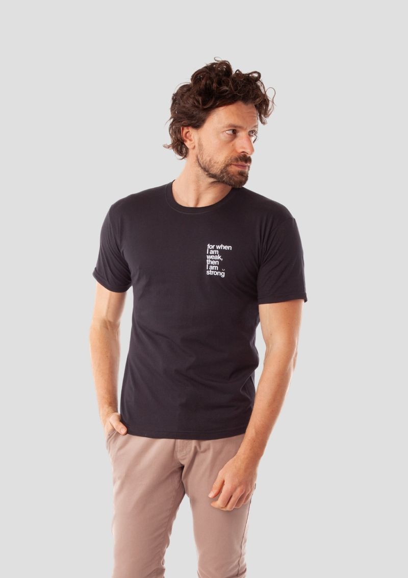 Foto do produto CAMISETA I AM STRONG
