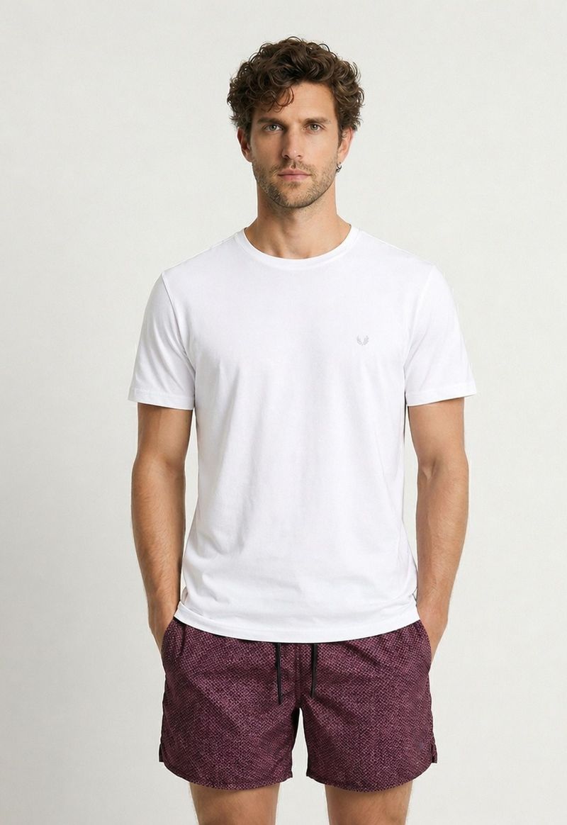 Foto do produto CAMISETA BORDADO MICK