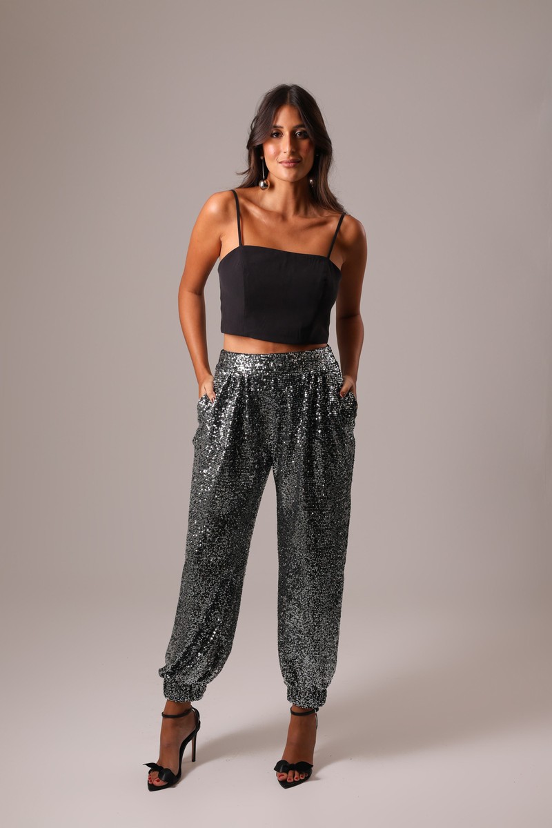 CALÇA JOGGER PAETÊ PRETA E PRATA 