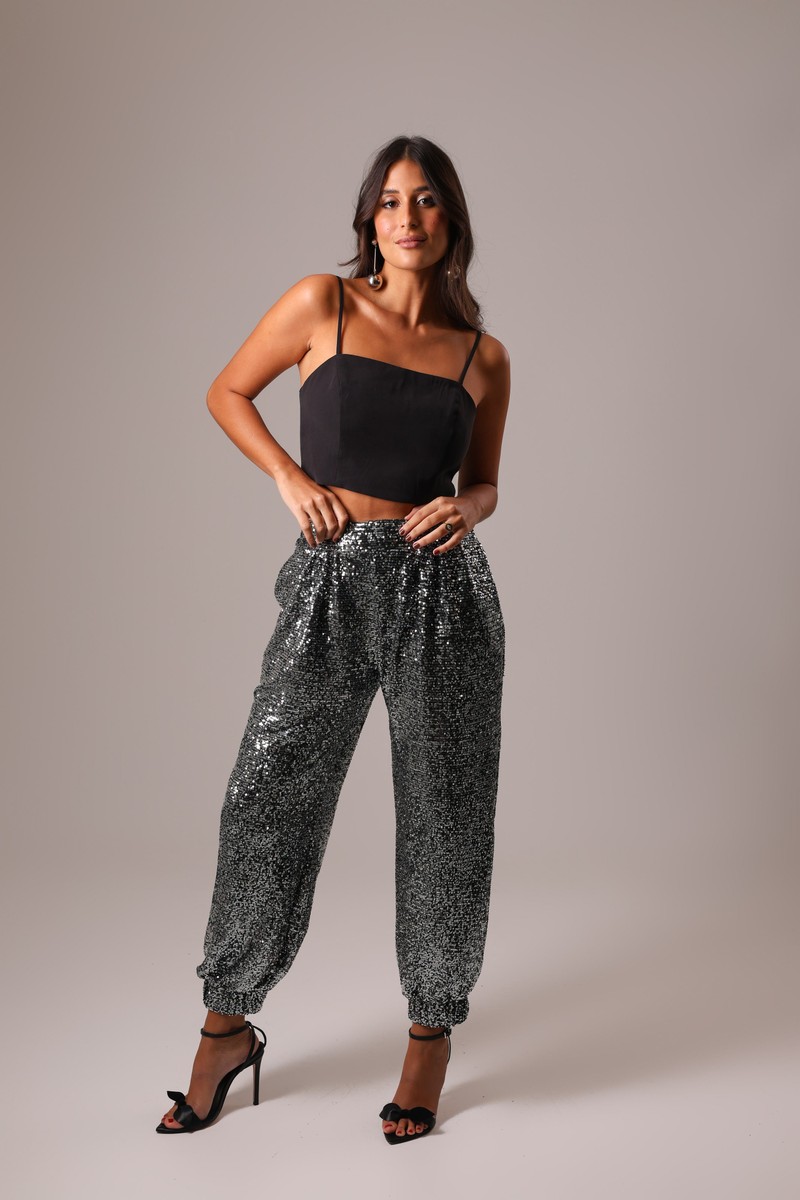 CALÇA JOGGER PAETÊ PRETA E PRATA 