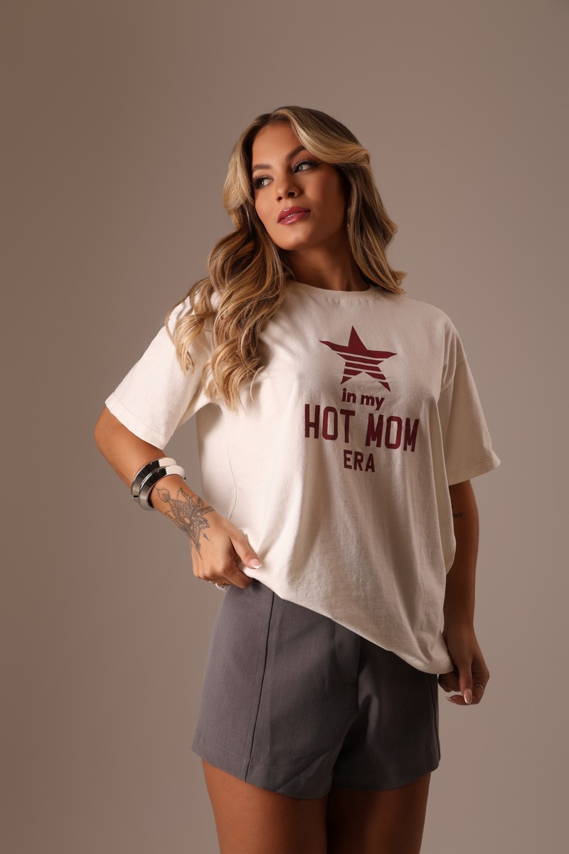 CAMISETA HOT MOM ERA 