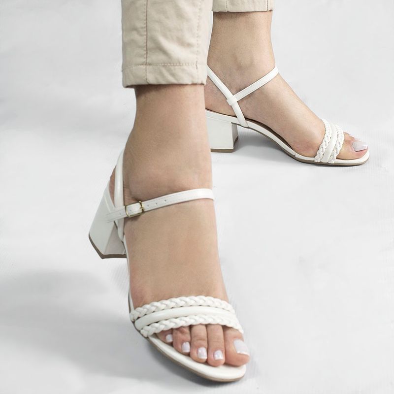 Sandália Zatta Salto Bloco Médio Tiras Trançadas Lilian Off White