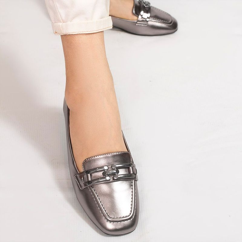 Mocassim Zatta Detalhe de Fivela Sirley Prata Velho