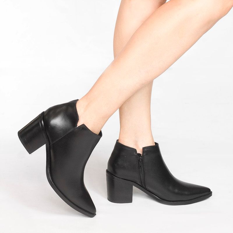 Bota Zatta Bico Fino Cano Curto Gardenia Preta
