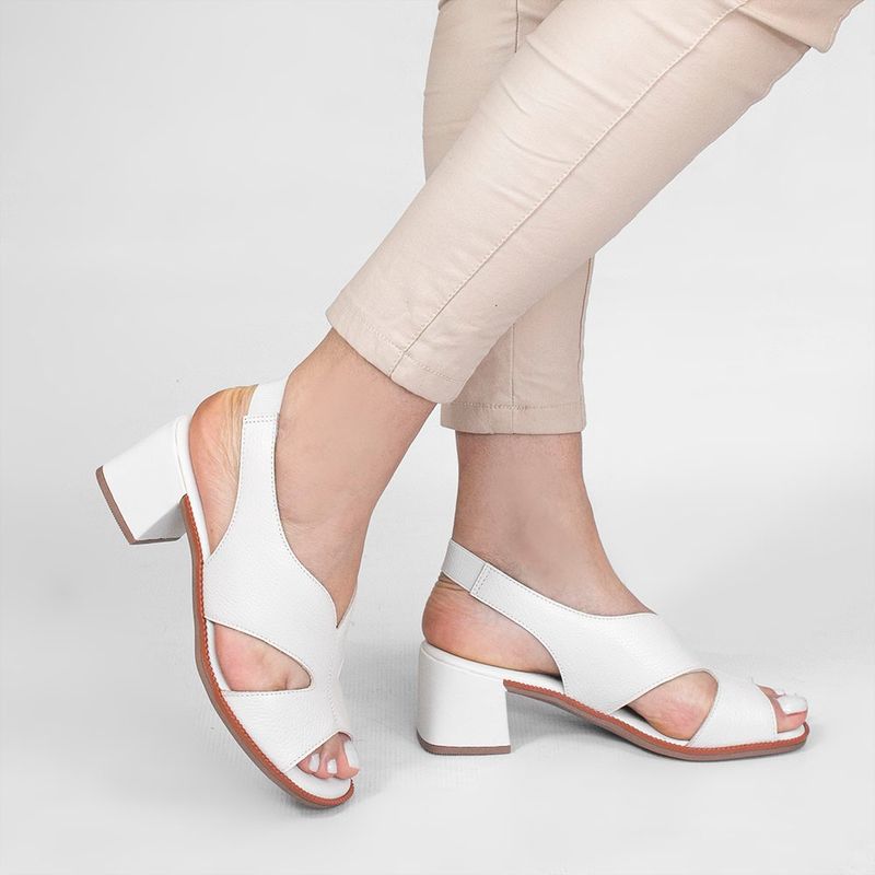 Sandália Zatta em Couro Salto Bloco Lúcia Off White