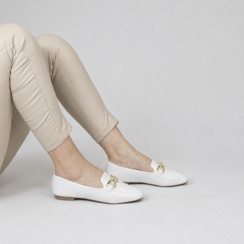Mocassim Zatta Detalhe de Fivela Magda Off White