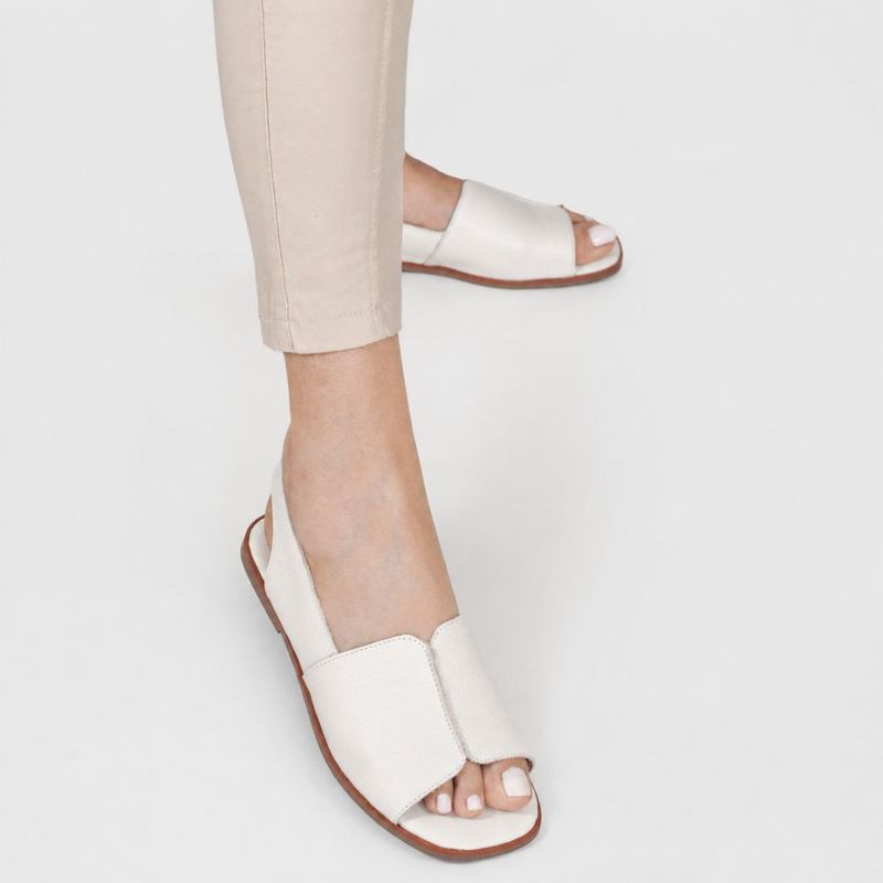 Sandália Zatta em Couro Flat Letícia Off White