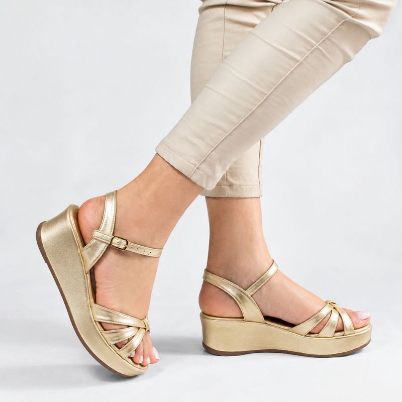 Sandália Zatta Anabela Flat Alanis Dourada