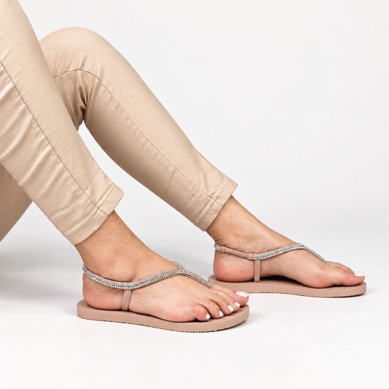 Chinelo Zatta com Strass e Tira Traseira Alana Nude