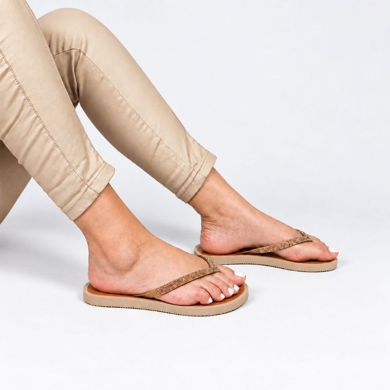 Chinelo Zatta de Dedo Strass Amora Bronze