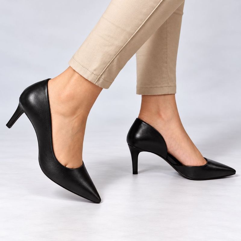 Scarpin Zatta Bico Fino com Abertura Lateral  Lisandra Preto