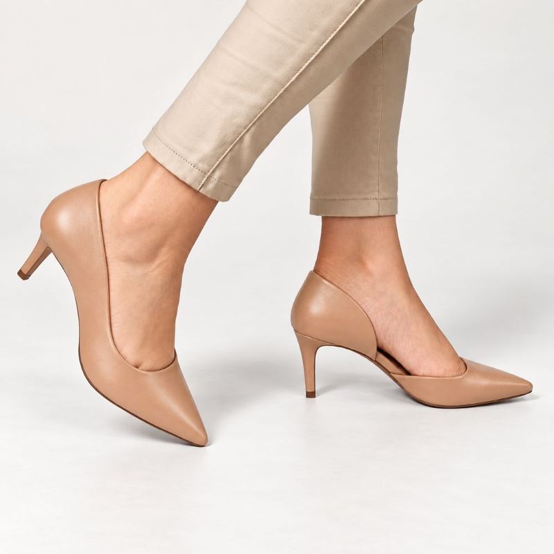 Scarpin Zatta Bico Fino com Abertura Lateral  Lisandra Nude