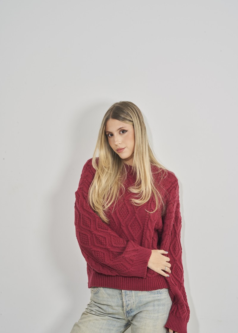 sweater cottony maroon