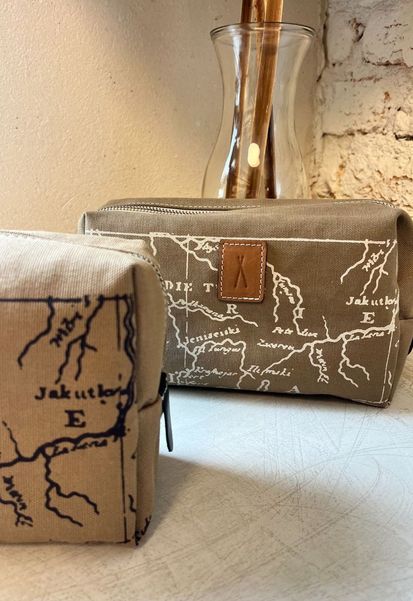 Necessaire Lona Mapa Preto