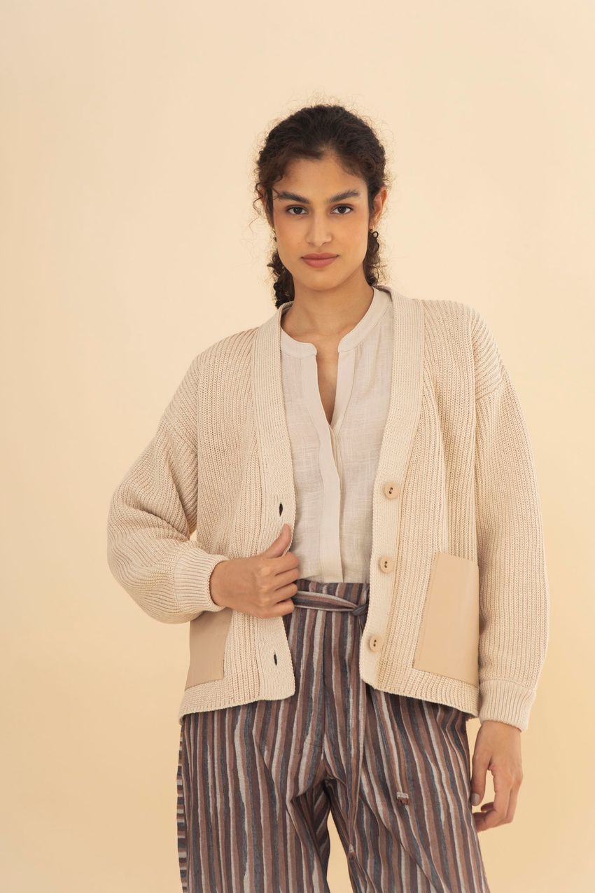 Cardigan Bolso Couro Areia
