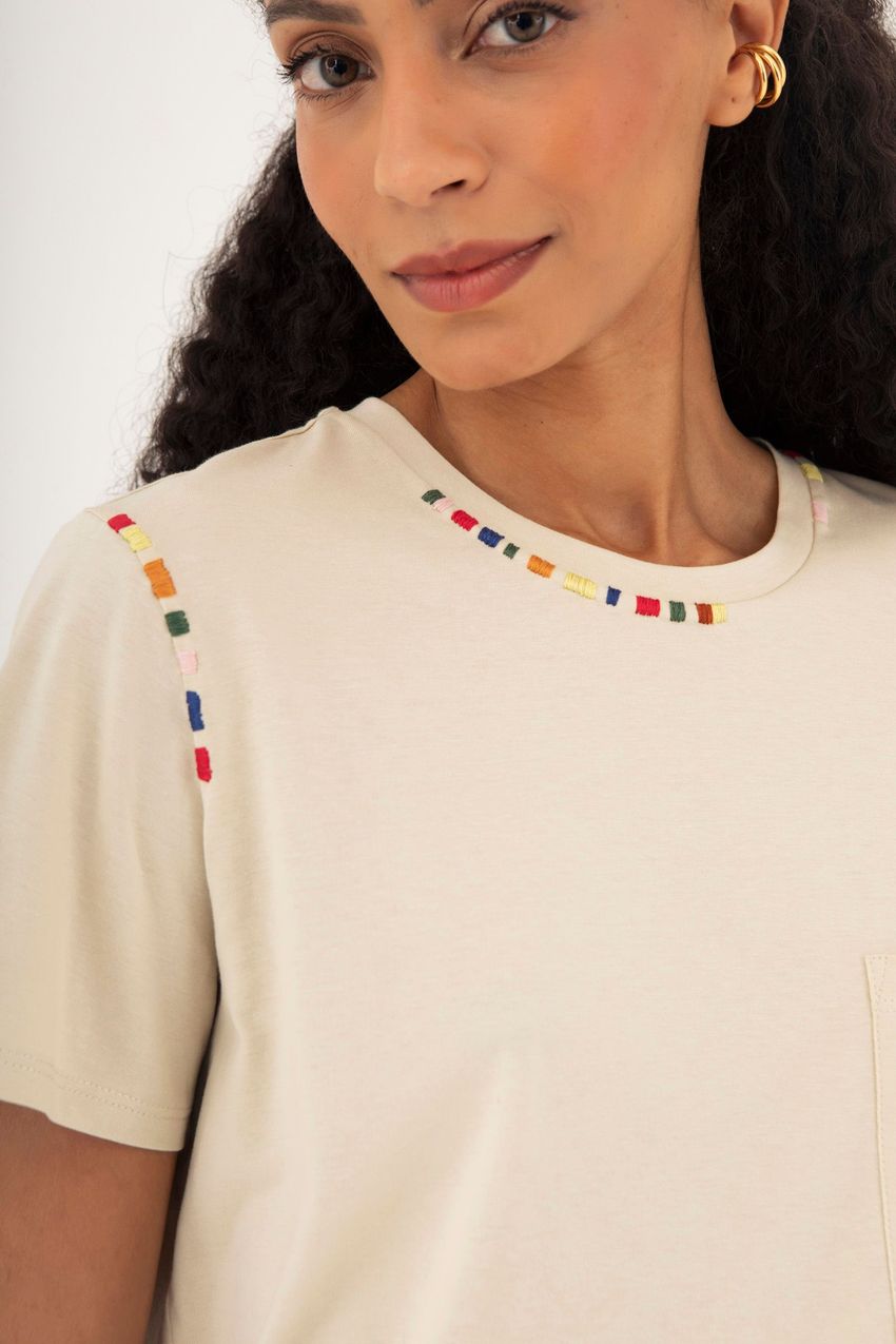 Camiseta Confete Areia